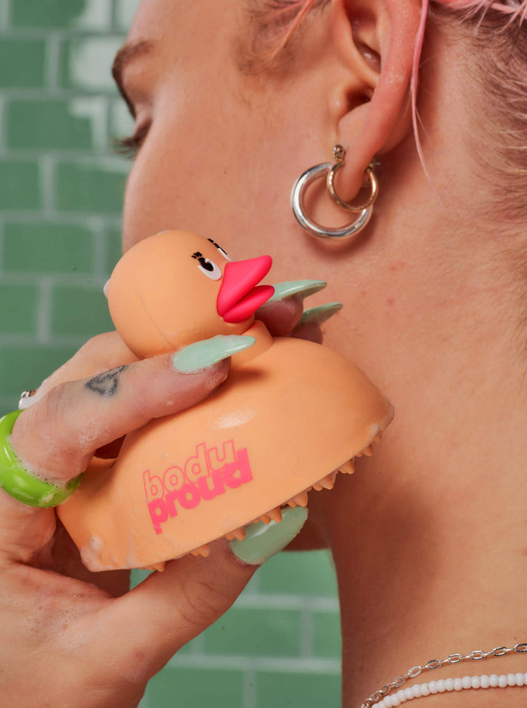 sami the duck scalp & body brush